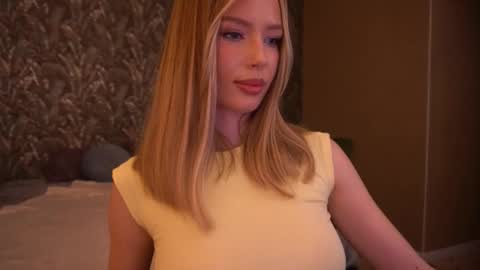 Image of Full archive of mollyymayy nude recordings. Monitor and record mollyymayy for free from Chaturbate.
