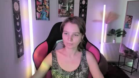Image of Full archive of noxiepearl nude recordings. Monitor and record noxiepearl for free from Chaturbate.