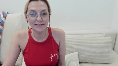 Image of Full archive of oeigesmik nude recordings. Monitor and record oeigesmik for free from Chaturbate.