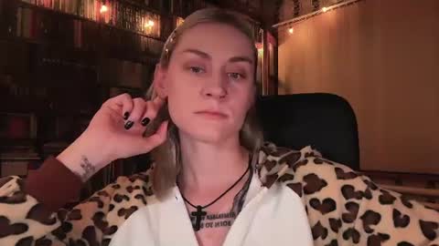 Image of Full archive of retromarie nude recordings. Monitor and record retromarie for free from Chaturbate.