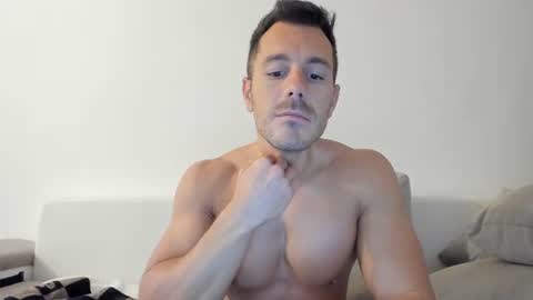 Image of Full archive of roberto4ever nude recordings. Monitor and record roberto4ever for free from Chaturbate.