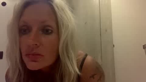 Image of Full archive of robyn52 nude recordings. Monitor and record robyn52 for free from Chaturbate.