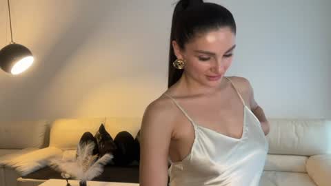Image of Full archive of roxellesilvara nude recordings. Monitor and record roxellesilvara for free from Chaturbate.