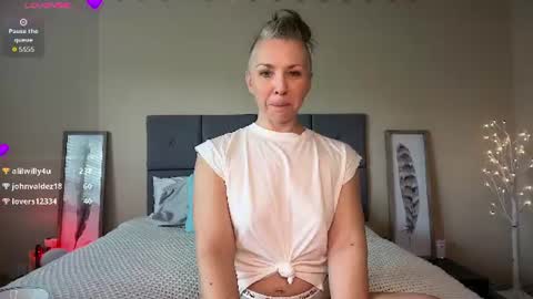 Image of Full archive of shameless_shalynn nude recordings. Monitor and record shameless_shalynn for free from Chaturbate.