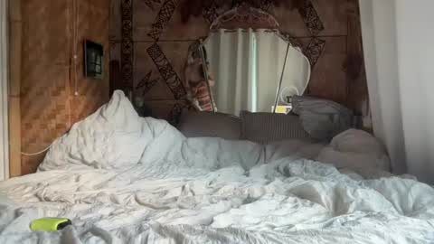 Image of Full archive of solemewz nude recordings. Monitor and record solemewz for free from Chaturbate.