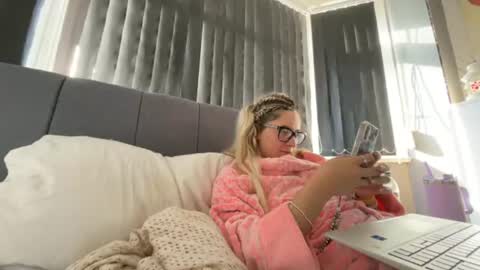 Image of Full archive of subelliexx nude recordings. Monitor and record subelliexx for free from Chaturbate.
