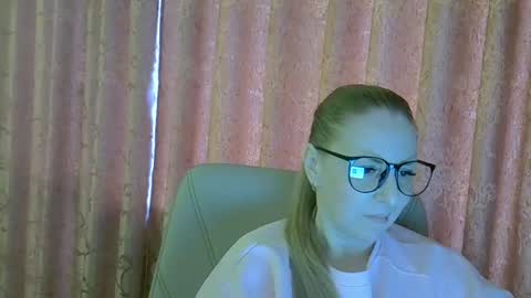 Image of Full archive of suzy_hilary nude recordings. Monitor and record suzy_hilary for free from Chaturbate.