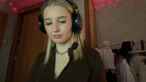 Image of Full archive of tawnyschlaefli nude recordings. Monitor and record tawnyschlaefli for free from Chaturbate.