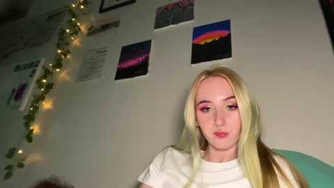 Image of Full archive of thejewells nude recordings. Monitor and record thejewells for free from Chaturbate.