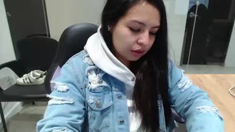 Image of Full archive of vall_09 nude recordings. Monitor and record vall_09 for free from Chaturbate.