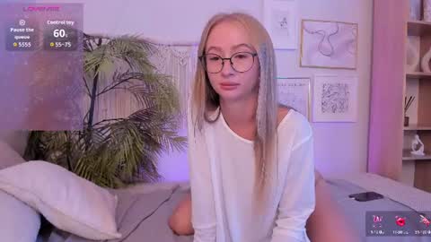 Image of Full archive of victorialight nude recordings. Monitor and record victorialight for free from Chaturbate.