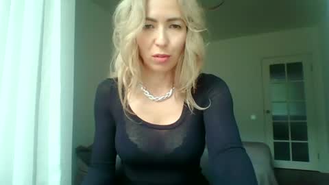Image of Full archive of yavellea nude recordings. Monitor and record yavellea for free from Chaturbate.