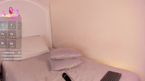 Image of Full archive of yen_lo nude recordings. Monitor and record yen_lo for free from Chaturbate.