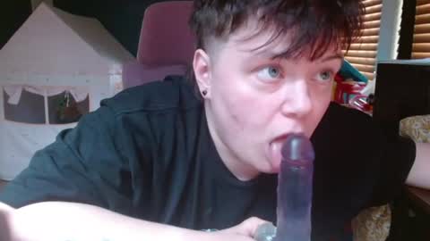 Image of Full archive of your_raeofsunshine nude recordings. Monitor and record your_raeofsunshine for free from Chaturbate.