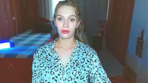 Image of Full archive of yourladysunshine nude recordings. Monitor and record yourladysunshine for free from Chaturbate.