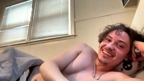 Image of Full archive of yungstudbev nude recordings. Monitor and record yungstudbev for free from Chaturbate.