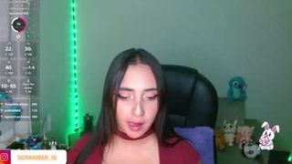 Model amberoficiall_