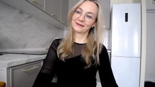 Model ava_elior