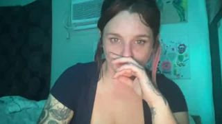 Model freckledsinzz